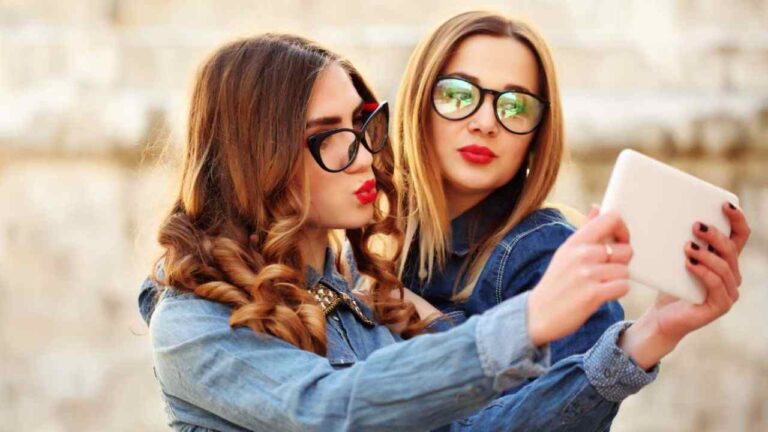 Allarme Instagram: le esperienze personalizzate mettono a rischio la salute degli adolescenti instagram allarme adolescenti