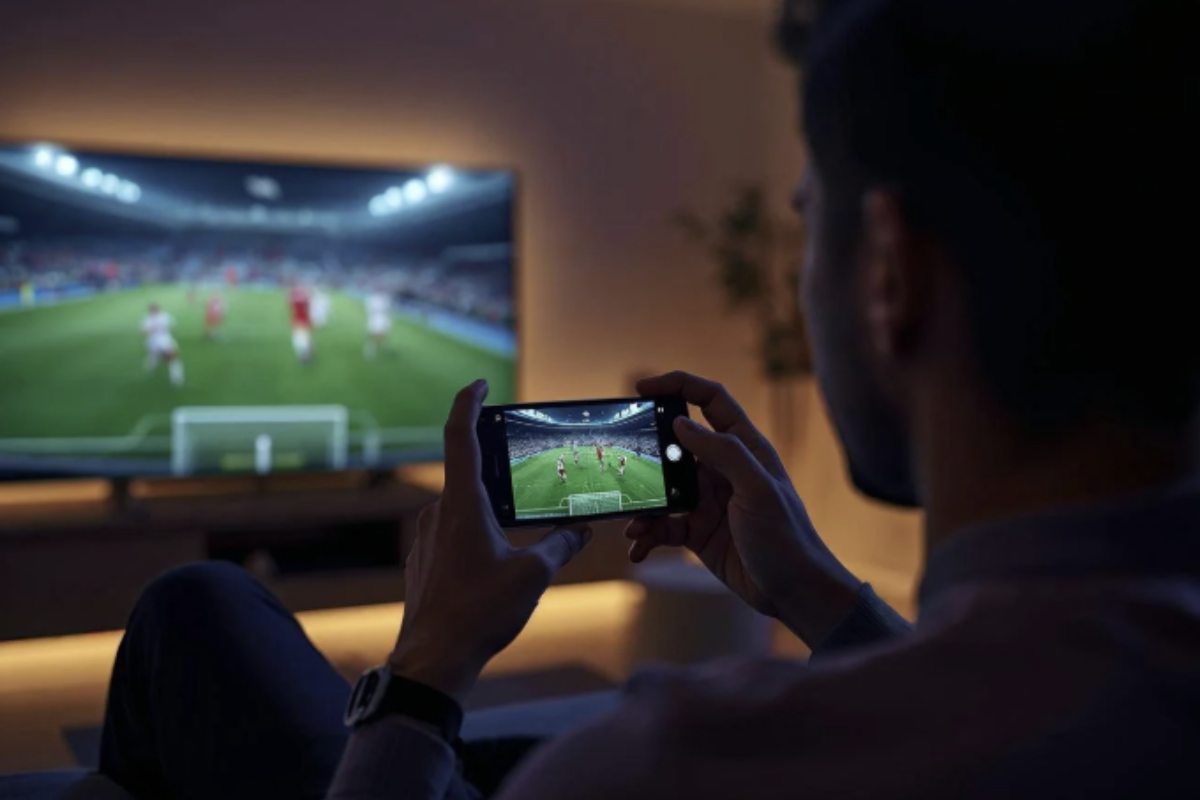 Oggi, sia i dispositivi Android che gli iPhone dispongono di strumenti integrati che consentono la condivisione in tempo reale dei contenuti visualizzati