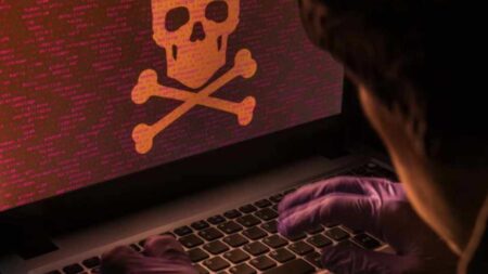 Questi malware si distinguono per la loro capacità di mascherarsi da applicazioni legittime, aggredendo in modo sofisticato app bancarie e portafogli digitali