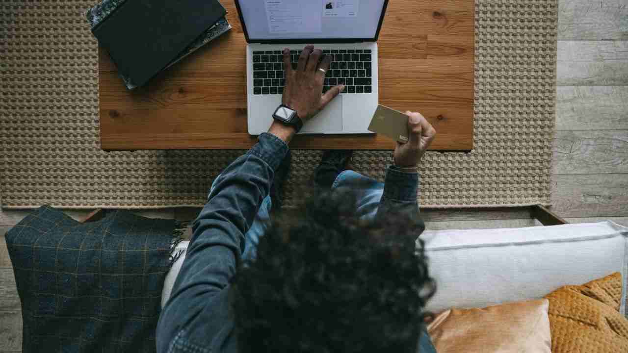 truffe con l'intelligenza artificiale: come difendersi